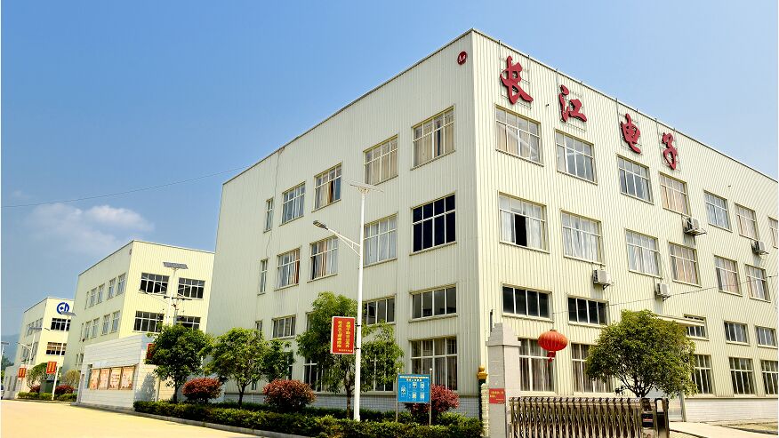 超純水機-婁底長江電子與成都奧邁科技簽訂超純水機購銷合同！